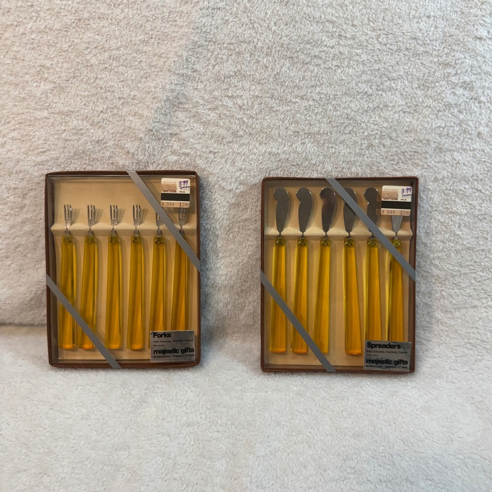 Vintage Majestic Gifts Amber Lucite Appetizer Set 6 Forks 6 Spreaders USA Made
